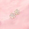 Cryta floral stud (Small)