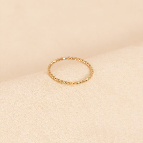 Orbit twist ring
