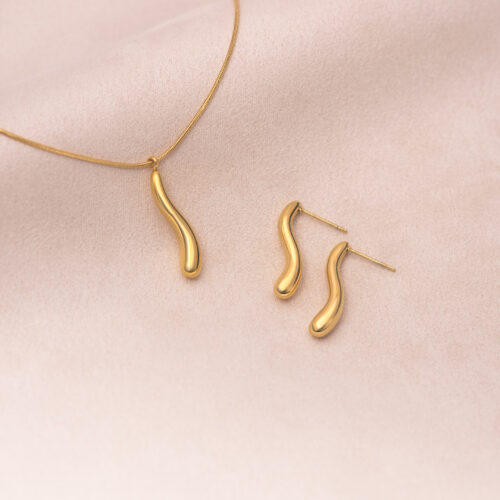 Elara fluid drop necklace set