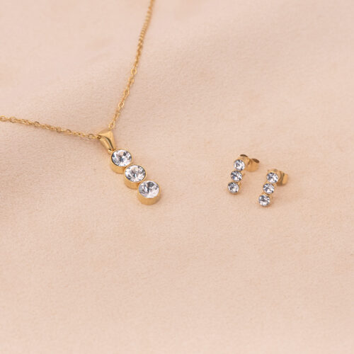 Orion’s tristar necklace set